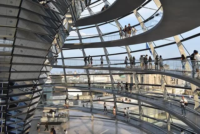 Understanding the Role of Smart Payment Solutions in Future Phone Stores