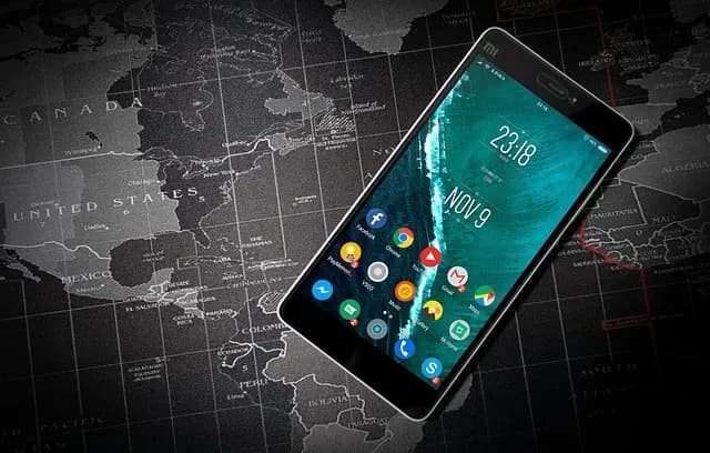 Exploring the Future of Smart Mirrors in Phone Stores