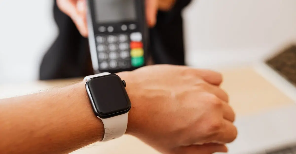 How Smart Payment Solutions Will Transform Future Phone Stores