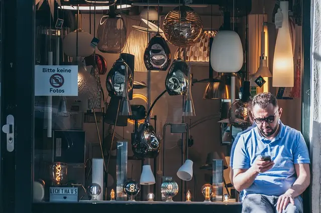 5 Innovations to Watch in Future Phone Stores