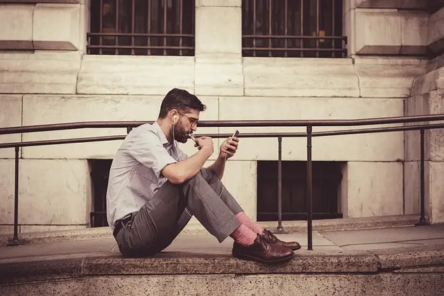 The Future of Smartphone Retail: Top Trends to Watch