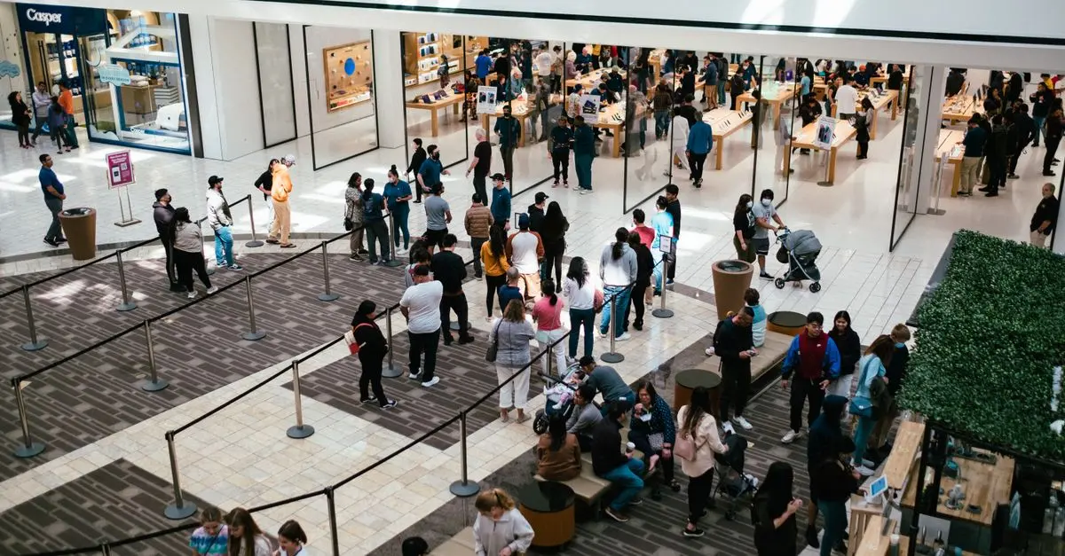 Understanding the Future of Customer Experience in Phone Stores