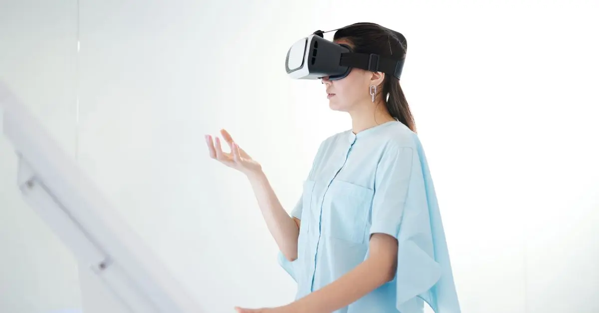 How Virtual Reality Will Transform Future Phone Store Experiences