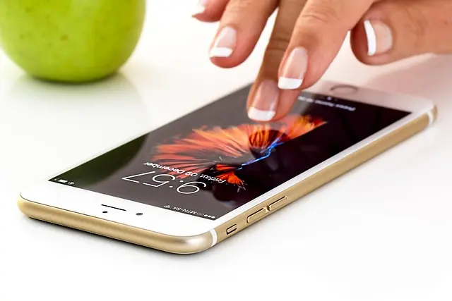 How Smart Payment Solutions Will Transform Future Phone Stores