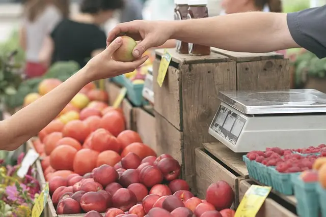How Smart Mirrors Will Transform Future Phone Store Shopping