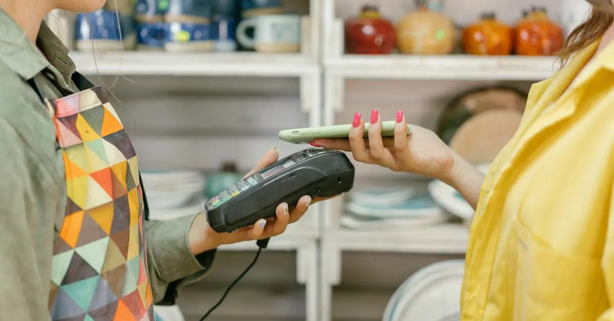 How Future Phone Stores Will Shape Your Shopping Experience