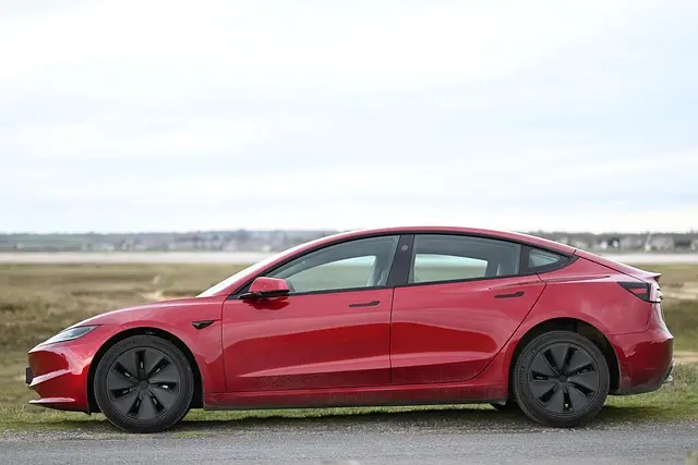 How Smart Technology Will Enhance Future Phone Store Experiences