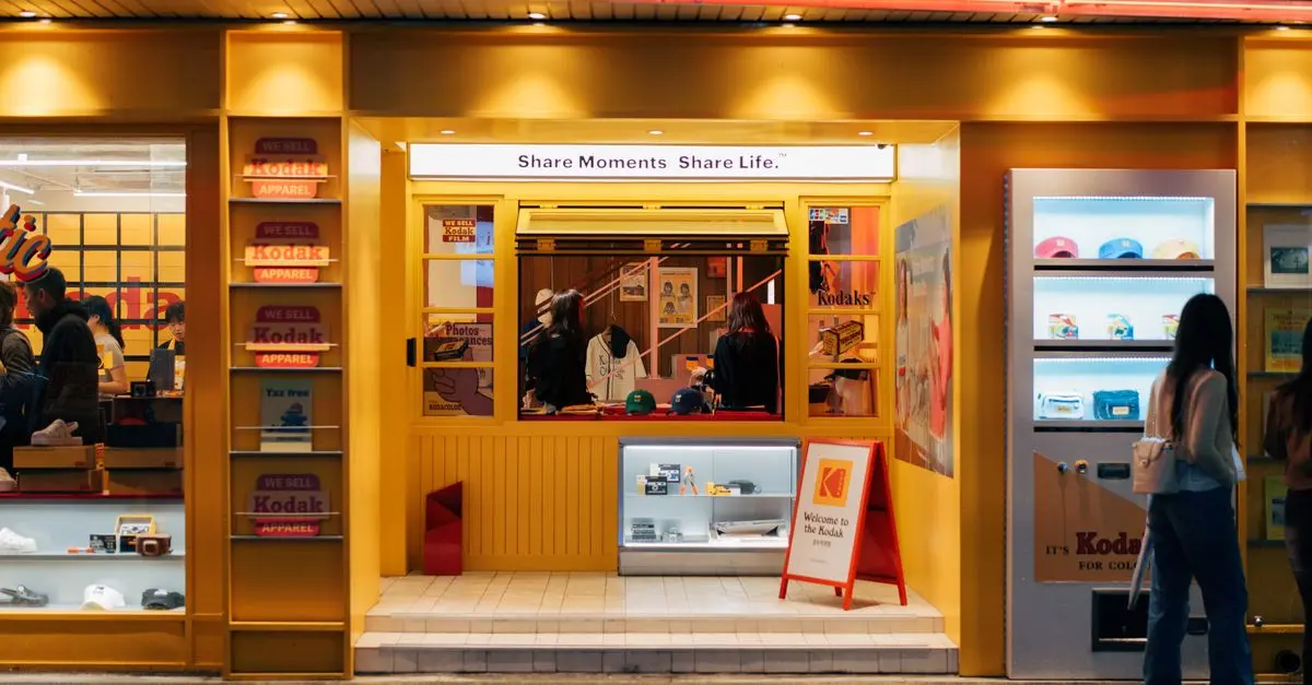 Top Smart Mirror Technologies Transforming Future Phone Stores