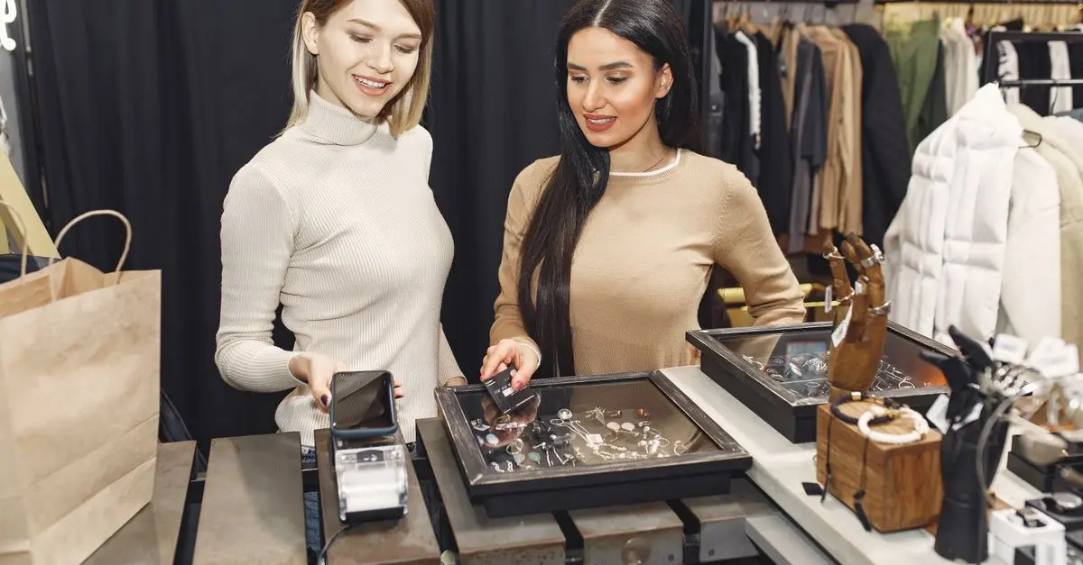 5 Innovations to Look for in Future Phone Stores