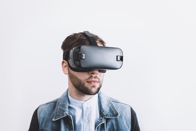 How Retail Technology Will Transform Future Phone Stores
