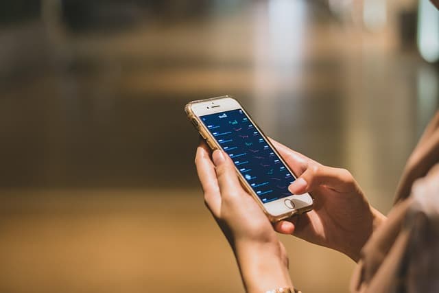 The Future of Contactless Payment Solutions in Phone Stores