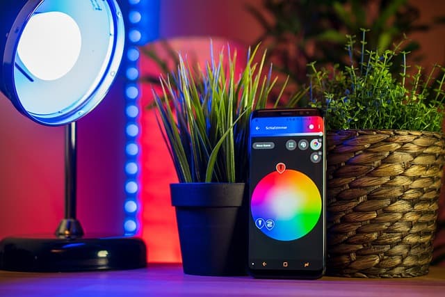How Smart Mirrors Will Transform Future Phone Store Shopping